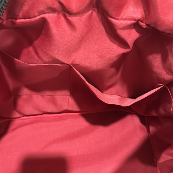 Adrienne Vittadini Quilted NylonDuffel Bag W/Luggage Tag. 13” X 21” - Picture 6 of 11